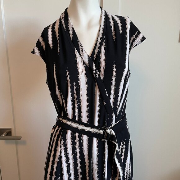 Dana Buchman Cap Slv Faux Wrap Abstract Print Poly Blend Dress Blk Tan Off Wht L - Picture 2 of 10